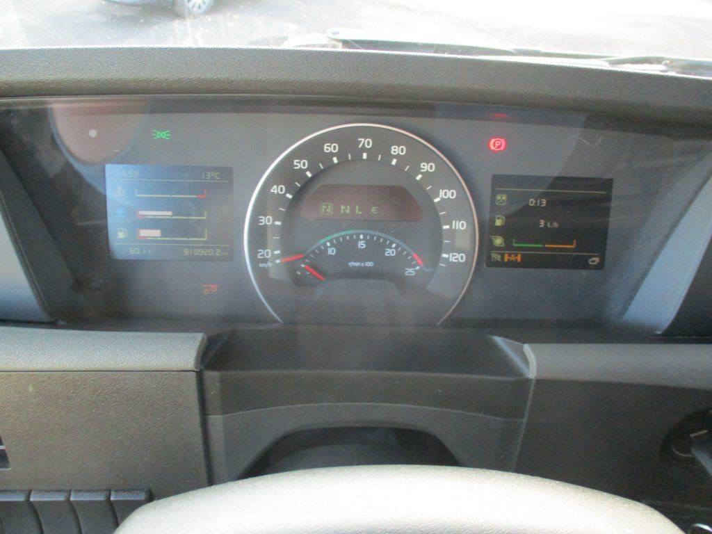 Curtain side truck Volvo FH500 6x2 Euro 6 + Schmitz: picture 11