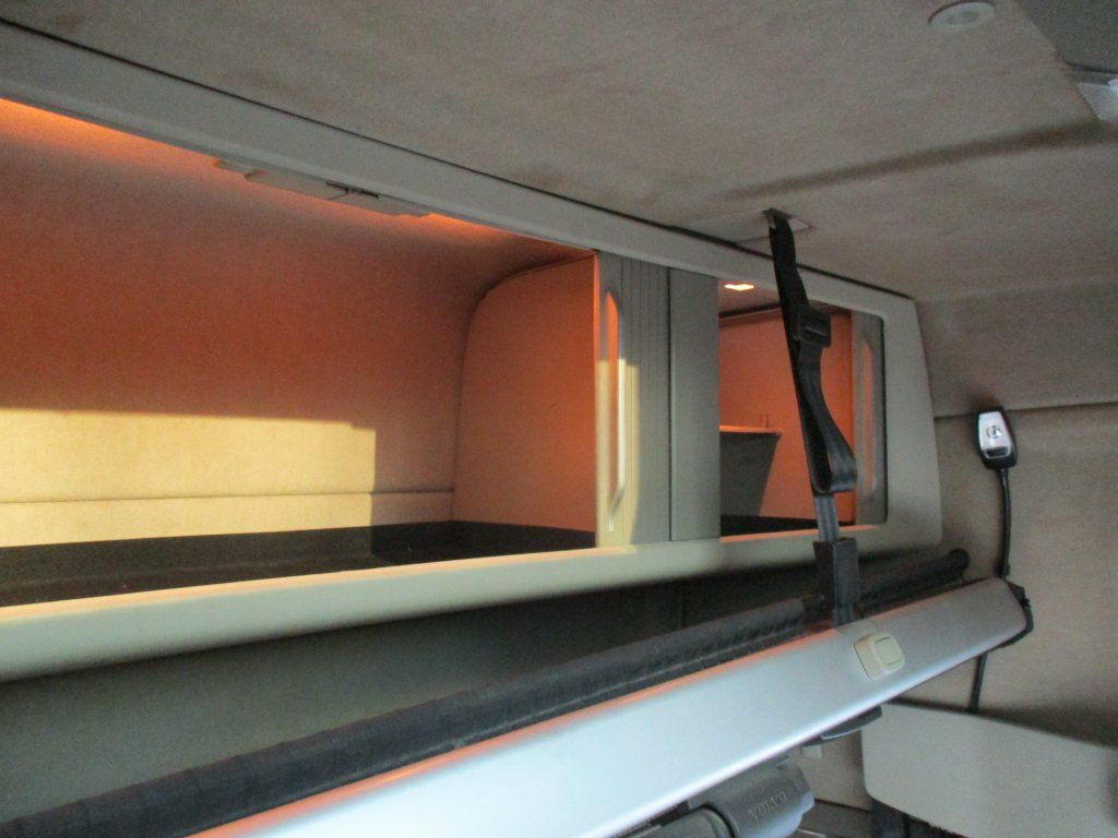 Curtain side truck Volvo FH500 6x2 Euro 6 + Schmitz: picture 15