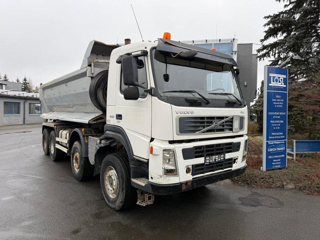 Volvo FM440 8x6 - Tipper: picture 3 Volvo FM440 8x6 - Tipper: picture 3
