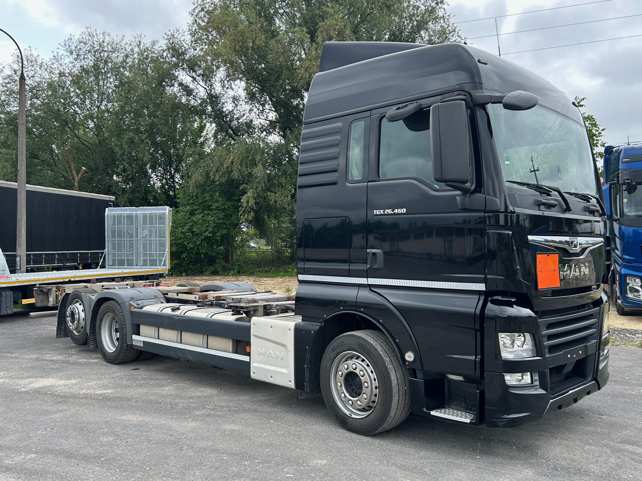 MAN TGX 26.460 / ACC / BDF MULTI / E6 / LOWDECK - Cab chassis truck: picture 2 MAN TGX 26.460 / ACC / BDF MULTI / E6 / LOWDECK - Cab chassis truck: picture 2