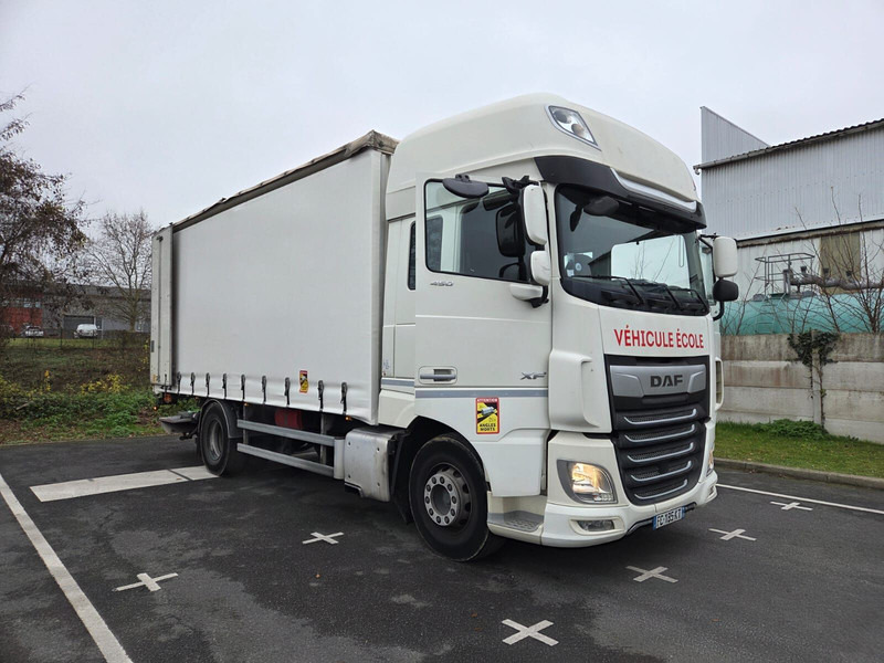DAF XF 450 - auto-école - Curtain side truck: picture 2 DAF XF 450 - auto-école - Curtain side truck: picture 2