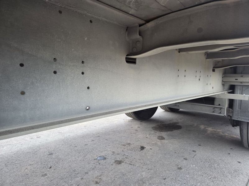 Schmitz Cargobull - Curtainsider semi-trailer: picture 4 Schmitz Cargobull - Curtainsider semi-trailer: picture 4