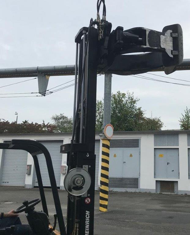Three-wheel electric front loader Jungheinrich EFG DF 15 with duplex mast and Meyer roller clamp - Electric forklift: picture 3 Three-wheel electric front loader Jungheinrich EFG DF 15 with duplex mast and Meyer roller clamp - Electric forklift: picture 3