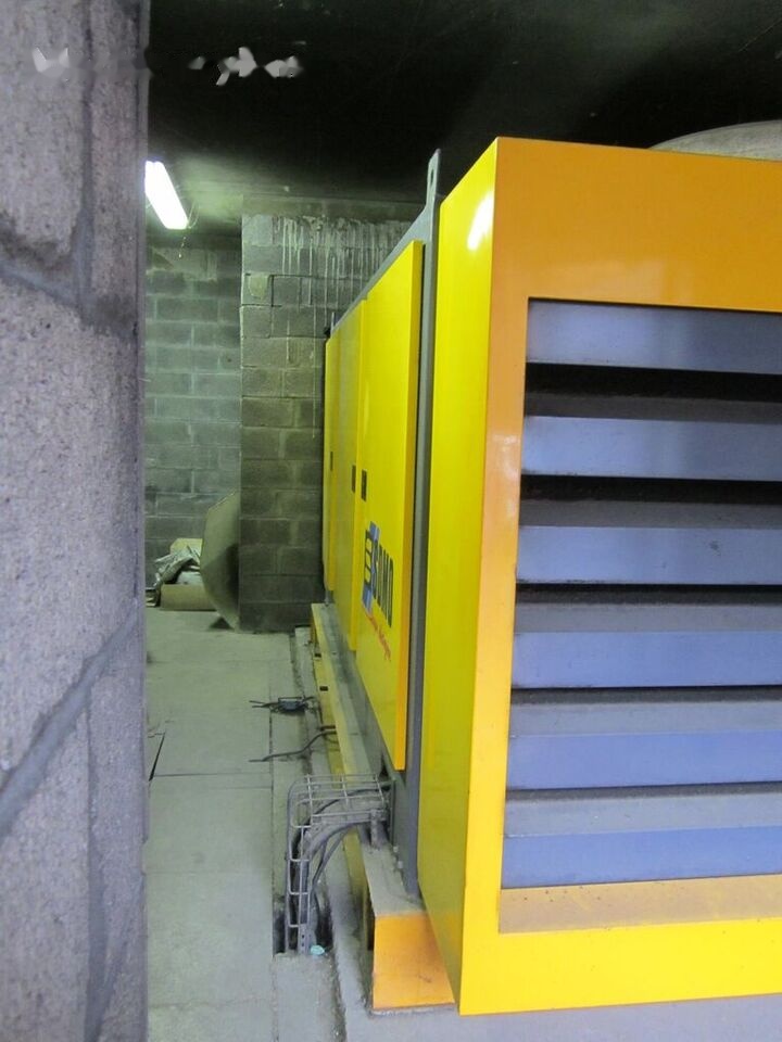 SDMO 330 kVa Cummins NT855-G6 - Generator set: picture 1 SDMO 330 kVa Cummins NT855-G6 - Generator set: picture 1