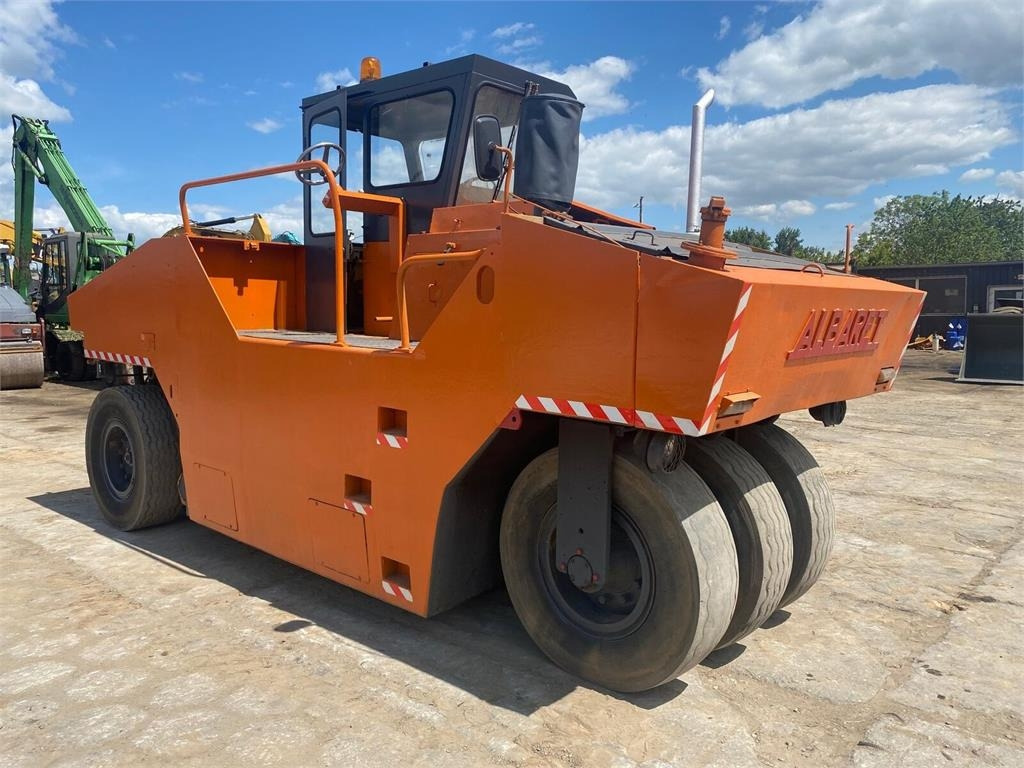 Albaret P3 - Pneumatic roller: picture 3 Albaret P3 - Pneumatic roller: picture 3