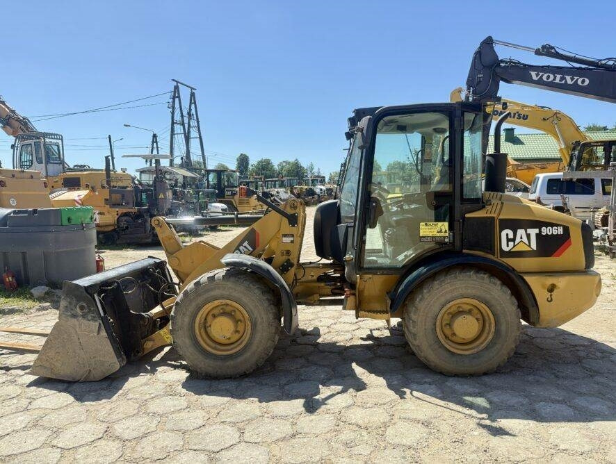 Wheel loader CAT 906H: picture 7