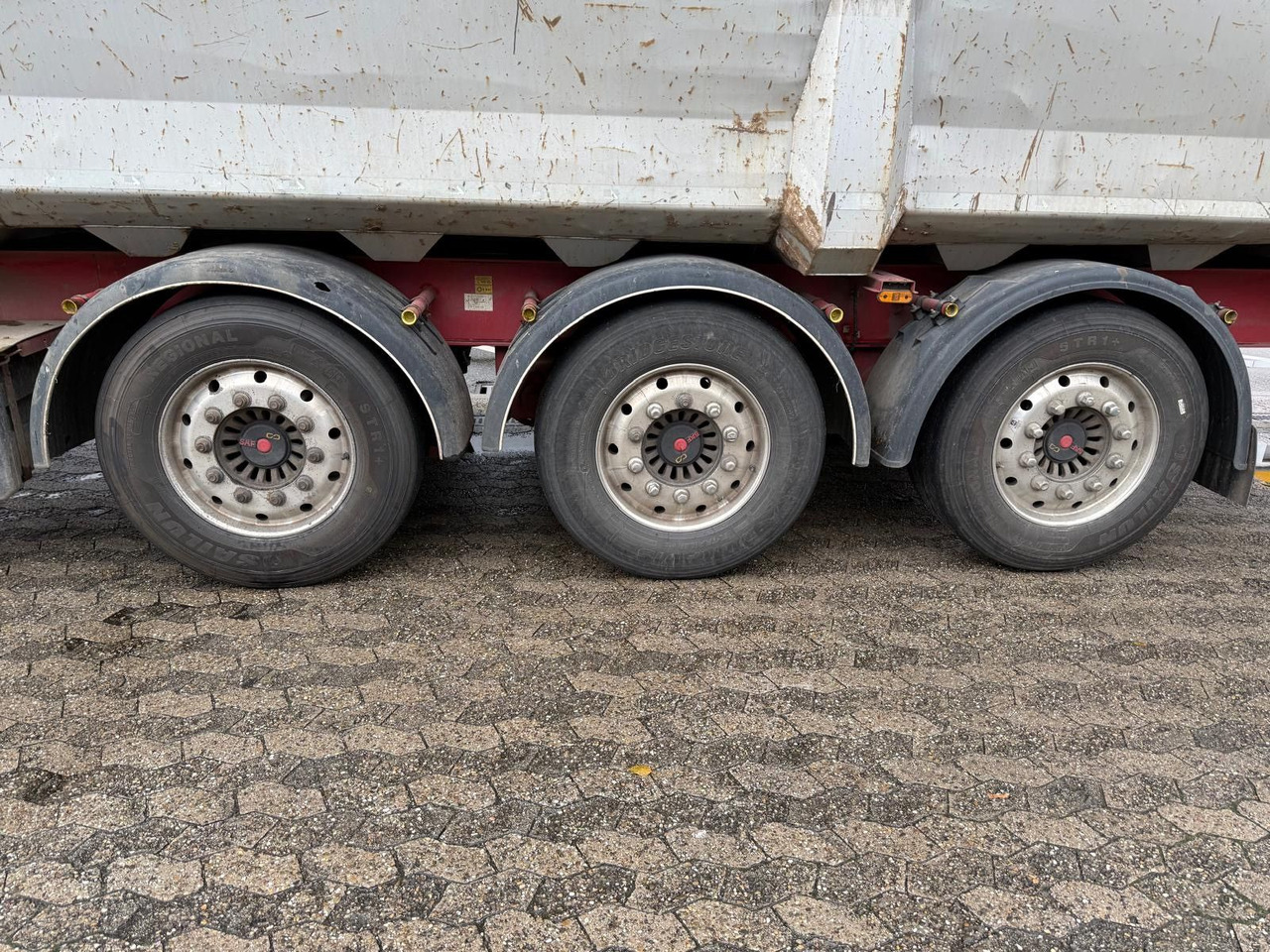 Lück SKF35 86m³/Alufelgen/SAF/Scheibe/Lift - Tipper semi-trailer: picture 5 Lück SKF35 86m³/Alufelgen/SAF/Scheibe/Lift - Tipper semi-trailer: picture 5