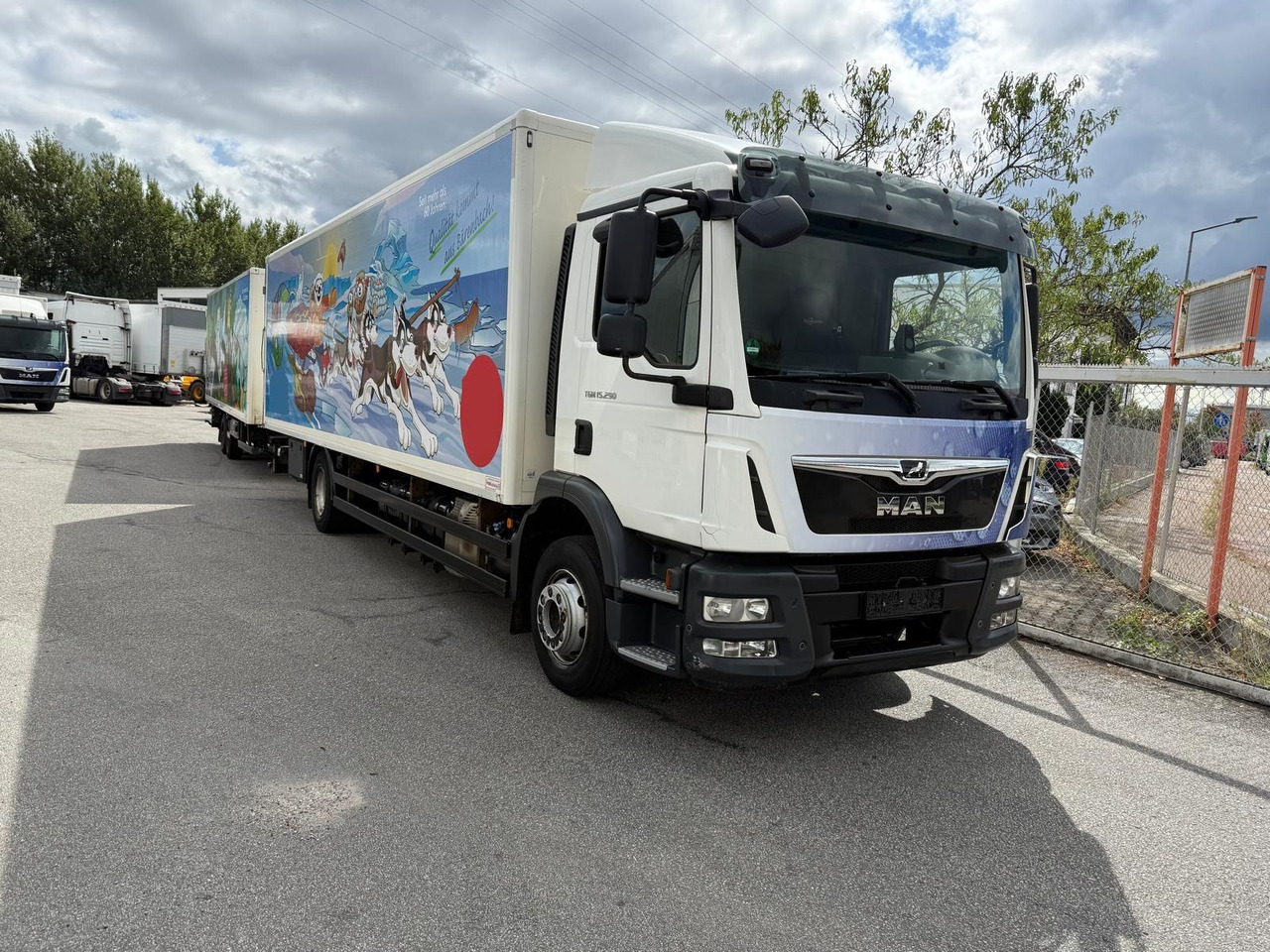 MAN TGM 15.290 kein 12.250 - Box truck: picture 1 MAN TGM 15.290 kein 12.250 - Box truck: picture 1