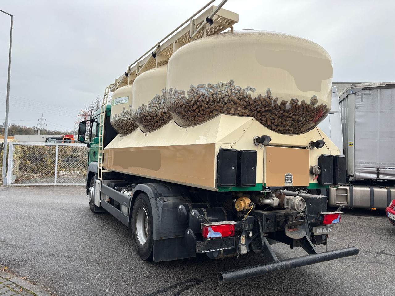 MAN TGS 18.440 Silo/Waage/Kompressor/40m Schlauch - Tanker truck: picture 4 MAN TGS 18.440 Silo/Waage/Kompressor/40m Schlauch - Tanker truck: picture 4