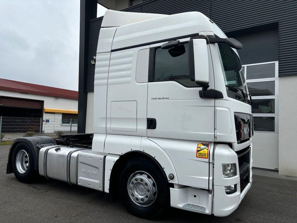 Tractor unit MAN TGX 18.440 480 Retarder/NAVI/2 Tanks/Standheiz: picture 10