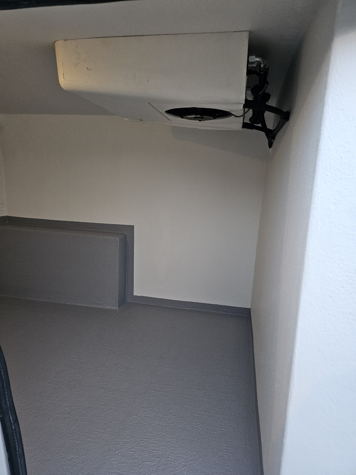 Refrigerated delivery van FIAT DOBLO LONG CHLODNIA carrier KLIMA  EURO6 [ Copy ]: picture 8