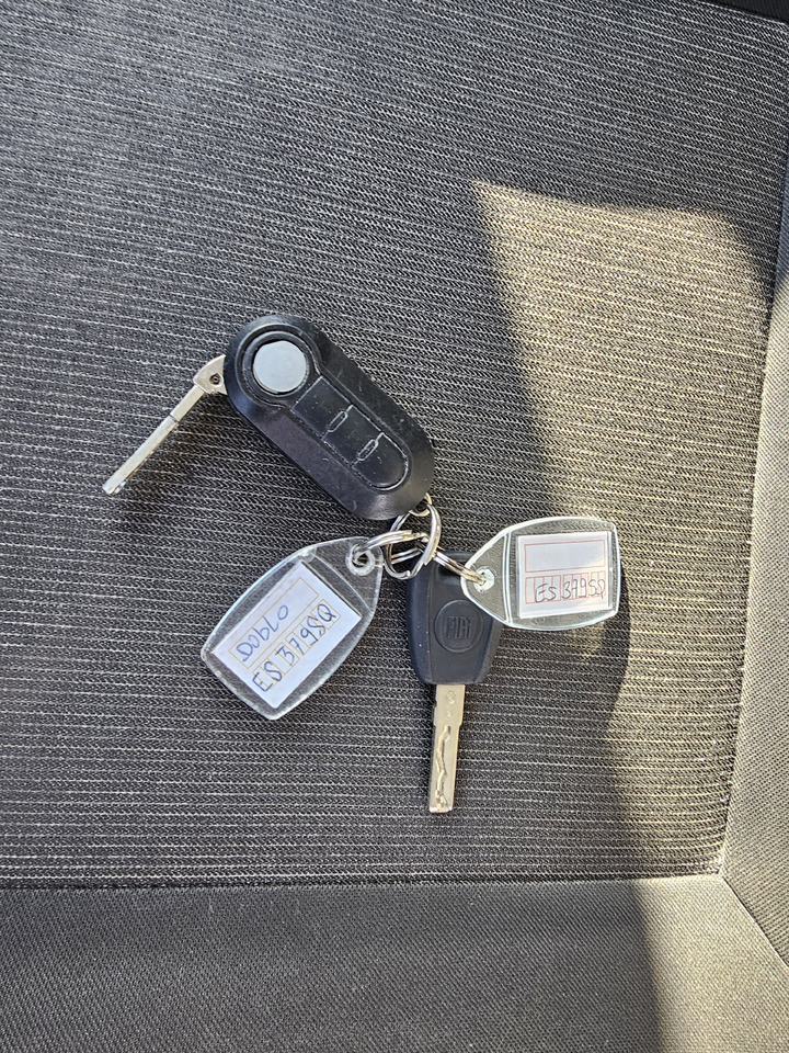 Refrigerated delivery van FIAT DOBLO LONG CHLODNIA carrier KLIMA  EURO6 [ Copy ]: picture 20