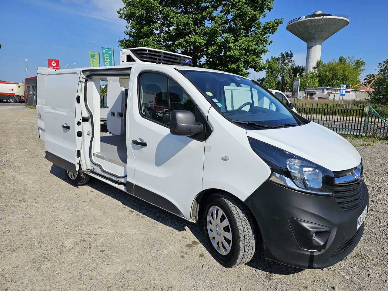 Opel VIVARO CHLODNIA CARRIER+230V KLIMA NAVI EURO6 - Refrigerated delivery van: picture 1 Opel VIVARO CHLODNIA CARRIER+230V KLIMA NAVI EURO6 - Refrigerated delivery van: picture 1
