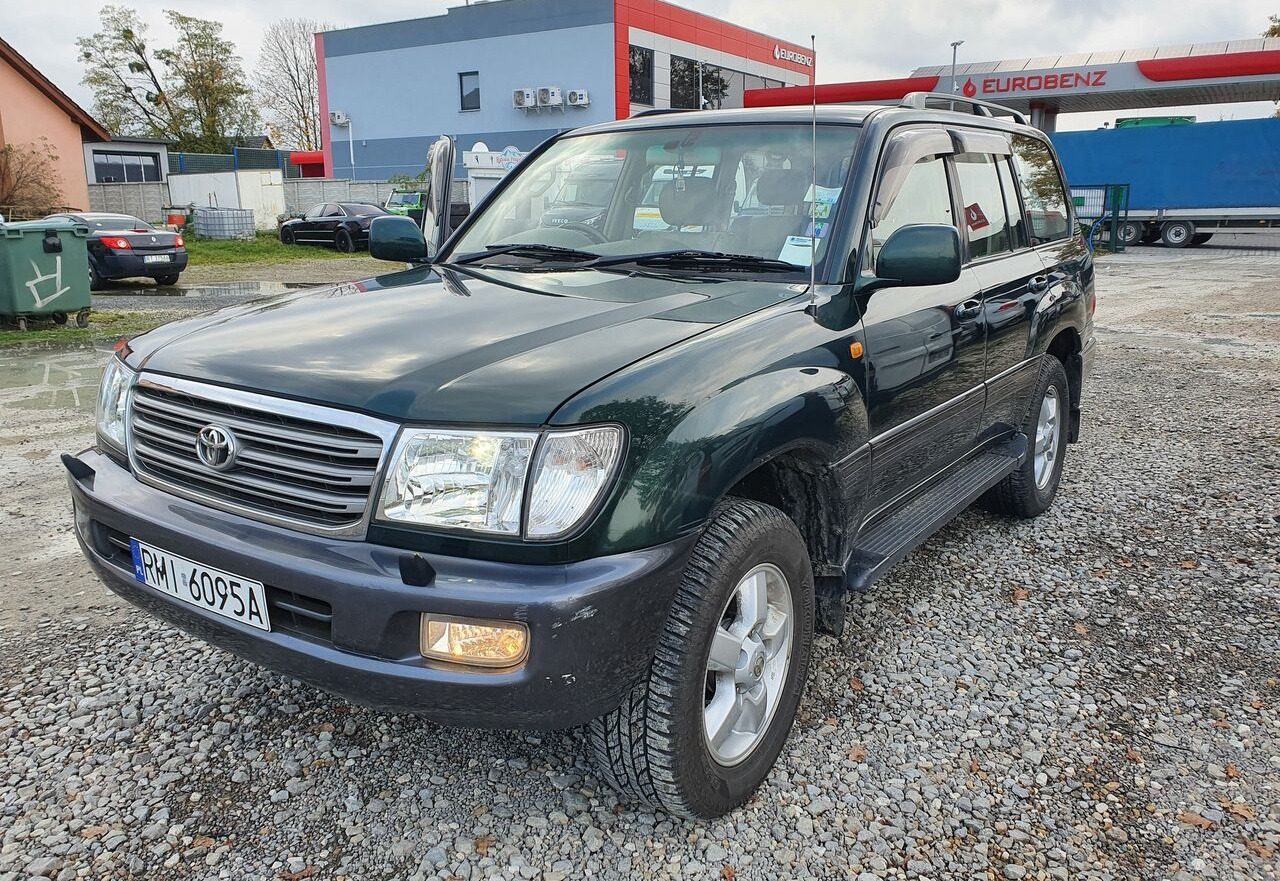 Toyota LAND CRUISER 100 4,2 TD KLIMA 7 OSOB - Car: picture 1 Toyota LAND CRUISER 100 4,2 TD KLIMA 7 OSOB - Car: picture 1