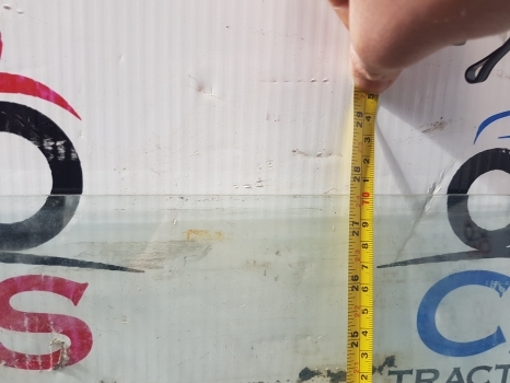 David Brown 995, 1212, 885, 990, 996 Cab Windshield K951052 - Windscreen for Farm tractor: picture 5 David Brown 995, 1212, 885, 990, 996 Cab Windshield K951052 - Windscreen for Farm tractor: picture 5
