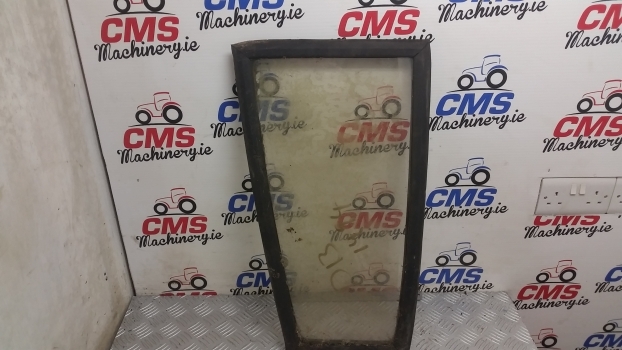 David Brown Case Front Panel Glass Right With Seal K262897 K303690 - Window and parts for Farm tractor: picture 1 David Brown Case Front Panel Glass Right With Seal K262897 K303690 - Window and parts for Farm tractor: picture 1