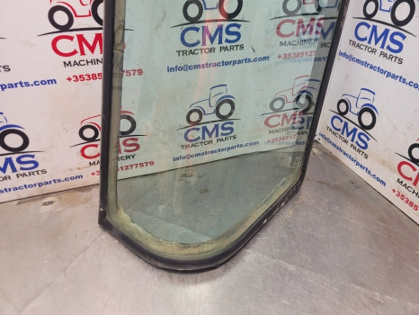 Fiat F Series F100, F110, F130, F140 Cab Back Glass Rhs 5154093, 5152715 - Window and parts: picture 4 Fiat F Series F100, F110, F130, F140 Cab Back Glass Rhs 5154093, 5152715 - Window and parts: picture 4