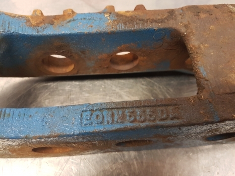 Ford 5110, 7910, 5610, 5000, 7600, 6610 Top Link Bracket D2nn535a, E0nn535da - Frame/ Chassis for Agricultural machinery: picture 4 Ford 5110, 7910, 5610, 5000, 7600, 6610 Top Link Bracket D2nn535a, E0nn535da - Frame/ Chassis for Agricultural machinery: picture 4