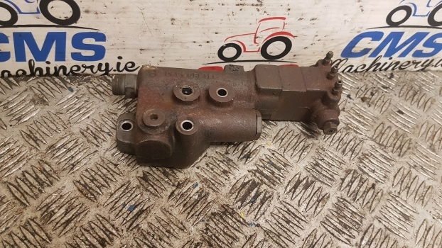 Ford, New Holland 40, Ts S. Trailer Brake Valve Distributor 81874969, 1535108113 - Brake valve for Farm tractor: picture 1 Ford, New Holland 40, Ts S. Trailer Brake Valve Distributor 81874969, 1535108113 - Brake valve for Farm tractor: picture 1