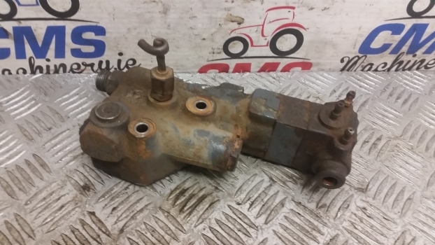 Ford New Holland 7840 40 And Ts Series Trailer Brake Valve 81874969, 1535108113 - Brake valve for Farm tractor: picture 1 Ford New Holland 7840 40 And Ts Series Trailer Brake Valve 81874969, 1535108113 - Brake valve for Farm tractor: picture 1
