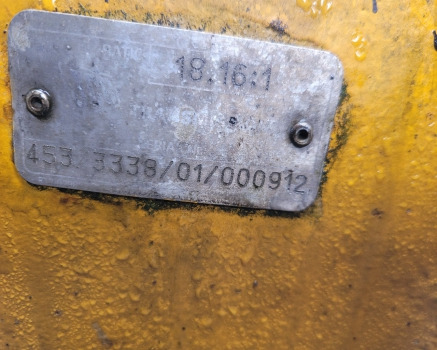 Jcb 530-105 Front axle drive shaft lhs 18.16:1, 453/3338 - Front axle for Material handling equipment: picture 1 Jcb 530-105 Front axle drive shaft lhs 18.16:1, 453/3338 - Front axle for Material handling equipment: picture 1
