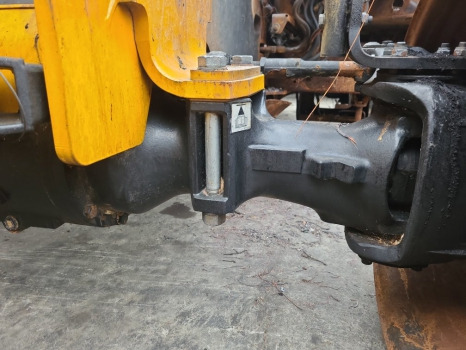 Jcb 542-70 Ag Sd70 Front axle housing lhs 458/20738, 458/m0421 - Front axle for Material handling equipment: picture 1 Jcb 542-70 Ag Sd70 Front axle housing lhs 458/20738, 458/m0421 - Front axle for Material handling equipment: picture 1