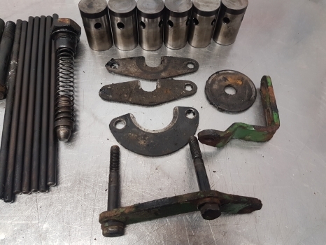 John Deere 2030, 2130, 1030, 1630 Engine Valve Tappet, Pin, Bolts T20073, T20310 - Engine and parts for Farm tractor: picture 4 John Deere 2030, 2130, 1030, 1630 Engine Valve Tappet, Pin, Bolts T20073, T20310 - Engine and parts for Farm tractor: picture 4