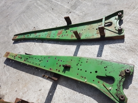 John Deere 6610, 6510, 6605 Premuim Main Frame, Mounting Pair L113352, L113353 - Window and parts for Farm tractor: picture 1 John Deere 6610, 6510, 6605 Premuim Main Frame, Mounting Pair L113352, L113353 - Window and parts for Farm tractor: picture 1
