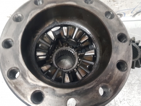 Manitou Mlt634-120 Dana Spicer 212/426 Axle Differential 51581d08; 112.04.702.01 - Differential gear for Telescopic handler: picture 3 Manitou Mlt634-120 Dana Spicer 212/426 Axle Differential 51581d08; 112.04.702.01 - Differential gear for Telescopic handler: picture 3
