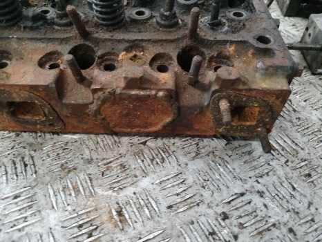 Massey Ferguson 133, 135, 140, 145, 148, 150, Ad3.152 Cylinder Head 86550 - Cylinder head for Farm tractor: picture 4 Massey Ferguson 133, 135, 140, 145, 148, 150, Ad3.152 Cylinder Head 86550 - Cylinder head for Farm tractor: picture 4