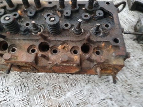 Massey Ferguson 133, 135, 140, 145, 148, 150, Ad3.152 Cylinder Head 86550 - Cylinder head for Farm tractor: picture 3 Massey Ferguson 133, 135, 140, 145, 148, 150, Ad3.152 Cylinder Head 86550 - Cylinder head for Farm tractor: picture 3