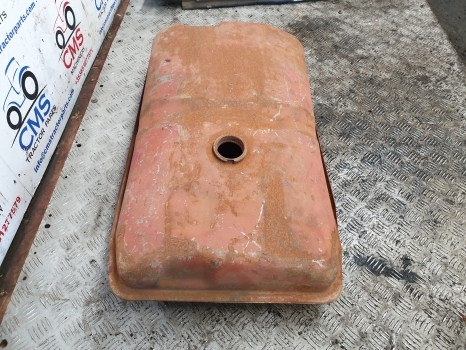 Massey Ferguson 135 Original Fuel Tank 897401m91, 897390m91, 897390m91 - Fuel tank for Farm tractor: picture 4 Massey Ferguson 135 Original Fuel Tank 897401m91, 897390m91, 897390m91 - Fuel tank for Farm tractor: picture 4