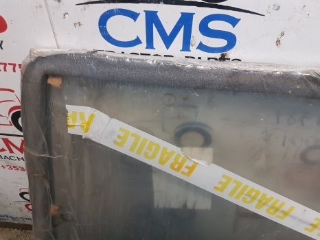 Massey Ferguson 300, 350, 375, 390, 398, 399 Cab Glass Rear Window 3477716m1 - Window and parts for Farm tractor: picture 4 Massey Ferguson 300, 350, 375, 390, 398, 399 Cab Glass Rear Window 3477716m1 - Window and parts for Farm tractor: picture 4