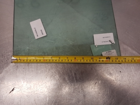 Massey Ferguson 3080, 3050, 3060, 3085 Lower Front Glass 3389391m1, 885938 - Window and parts for Farm tractor: picture 3 Massey Ferguson 3080, 3050, 3060, 3085 Lower Front Glass 3389391m1, 885938 - Window and parts for Farm tractor: picture 3