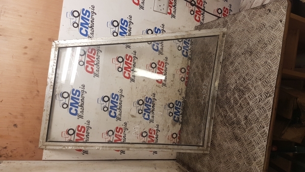 Massey Ferguson 50b Cab Window Frame Glass Lhs. Please Check By The Photos. - Window and parts for Backhoe loader: picture 3 Massey Ferguson 50b Cab Window Frame Glass Lhs. Please Check By The Photos. - Window and parts for Backhoe loader: picture 3
