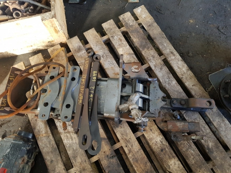 Massey Ferguson 5612, 5610, 5613 Hitch Complete 4359937m1, 4360770m1, 4314002m91 - Frame/ Chassis: picture 1 Massey Ferguson 5612, 5610, 5613 Hitch Complete 4359937m1, 4360770m1, 4314002m91 - Frame/ Chassis: picture 1