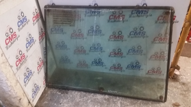 Massey Ferguson 690 Cab Frong Glass Windscreen Tg1246 - Windscreen for Farm tractor: picture 1 Massey Ferguson 690 Cab Frong Glass Windscreen Tg1246 - Windscreen for Farm tractor: picture 1