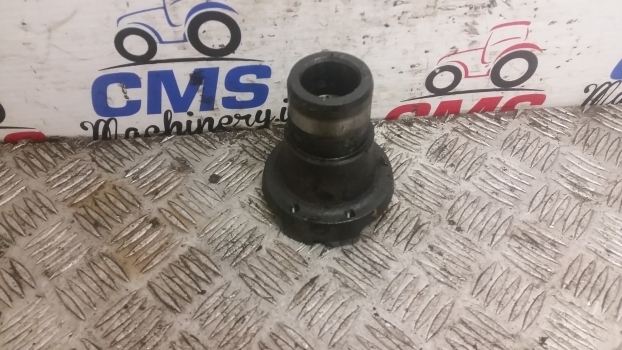 New Holland T5.100, T5.110, T5.120 4wd Propeller Shaft Hub 47669813 - Propeller shaft for Farm tractor: picture 3 New Holland T5.100, T5.110, T5.120 4wd Propeller Shaft Hub 47669813 - Propeller shaft for Farm tractor: picture 3