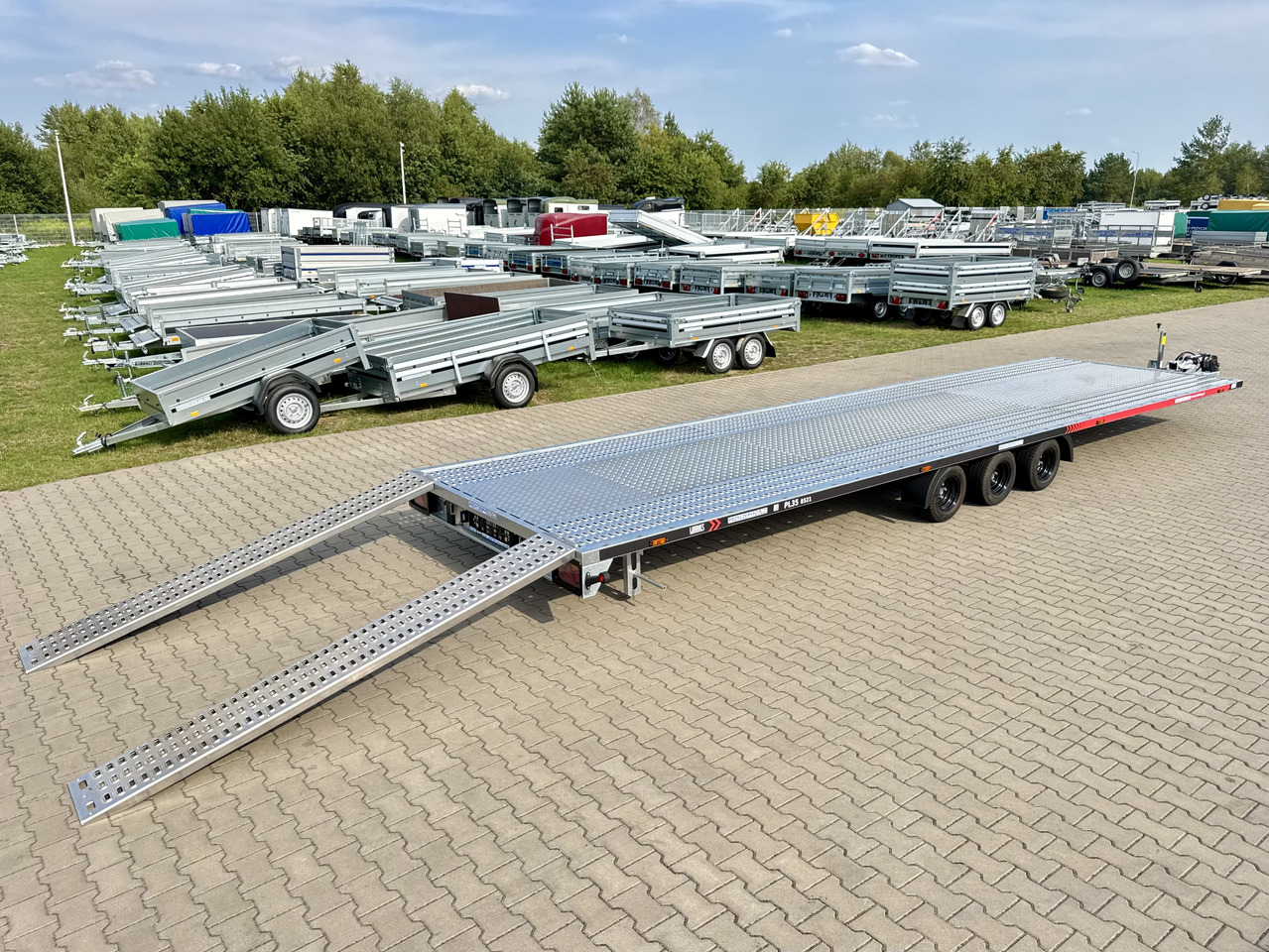 LORRIES PL35-8521 laweta na dwa auta 3500kg wypełnienie podłogi ALU 3 osie - Autotransporter trailer: picture 2 LORRIES PL35-8521 laweta na dwa auta 3500kg wypełnienie podłogi ALU 3 osie - Autotransporter trailer: picture 2
