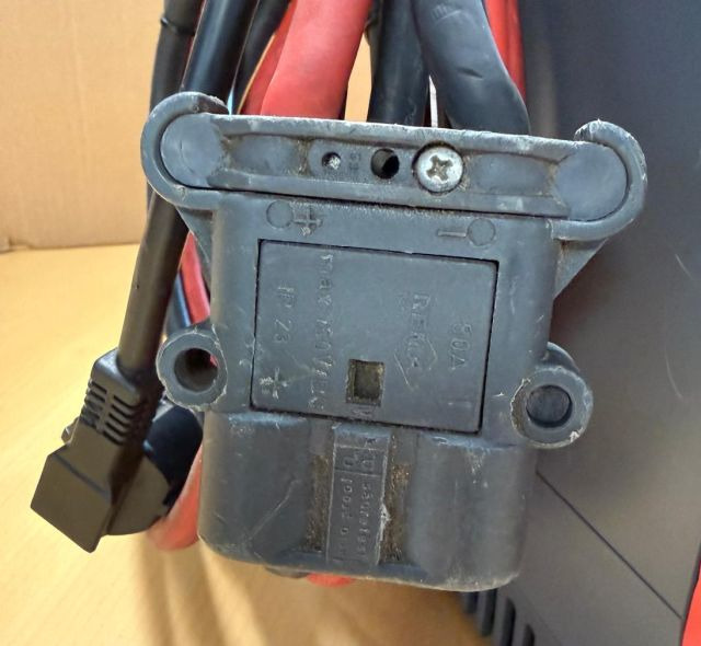 Hawker unknown | Charger for Next Sys batteries 24V36A 1085w 200-240 Vac sn. SCA - Battery for Material handling equipment: picture 3 Hawker unknown | Charger for Next Sys batteries 24V36A 1085w 200-240 Vac sn. SCA - Battery for Material handling equipment: picture 3