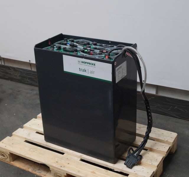 Hoppeke unknown | Battery 24V620Ah 4HPZS620 year 2017 weight 479 kg Battery 24V620Ah 4HPZS620 year 2017 weight 479 kg - Battery for Material handling equipment: picture 1 Hoppeke unknown | Battery 24V620Ah 4HPZS620 year 2017 weight 479 kg Battery 24V620Ah 4HPZS620 year 2017 weight 479 kg - Battery for Material handling equipment: picture 1