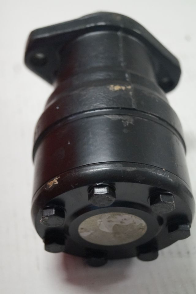 Jungheinrich 26906940 | Stuur motor Steering motor WRL reachtruck till year 2003 - Hydraulic motor for Material handling equipment: picture 2 Jungheinrich 26906940 | Stuur motor Steering motor WRL reachtruck till year 2003 - Hydraulic motor for Material handling equipment: picture 2