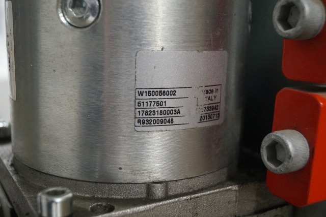 Jungheinrich 51003726 | Pump unit 24V 3KW Mahle AMK5557 for EKS110 - Hydraulic pump for Material handling equipment: picture 2 Jungheinrich 51003726 | Pump unit 24V 3KW Mahle AMK5557 for EKS110 - Hydraulic pump for Material handling equipment: picture 2