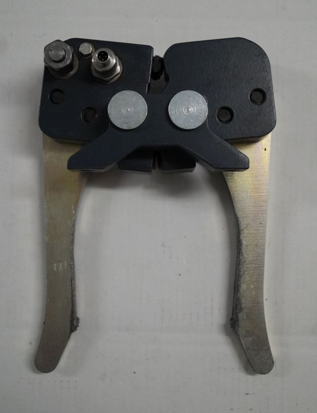 Jungheinrich 51193016 | Hydraulic Clamb from EKS308 year 2014 loading sensor 511 - Hydraulics for Material handling equipment: picture 1 Jungheinrich 51193016 | Hydraulic Clamb from EKS308 year 2014 loading sensor 511 - Hydraulics for Material handling equipment: picture 1