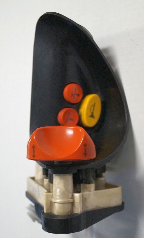 Linde 1443605100 | Rijschakelaar Control handle Control module - Electrical system for Material handling equipment: picture 1 Linde 1443605100 | Rijschakelaar Control handle Control module - Electrical system for Material handling equipment: picture 1