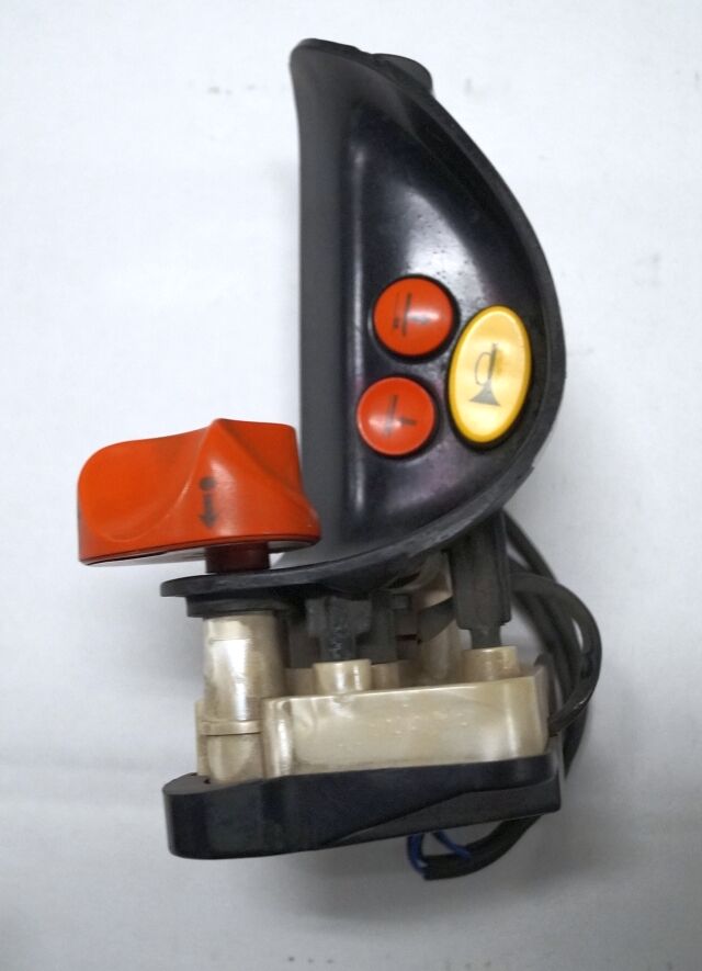 Linde 1443605100 | Rijschakelaar Control handle Control module - Steering column switch for Material handling equipment: picture 2 Linde 1443605100 | Rijschakelaar Control handle Control module - Steering column switch for Material handling equipment: picture 2