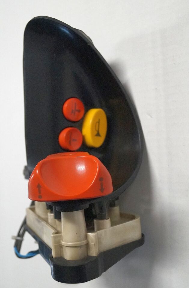 Linde 1443605100 | Rijschakelaar Control handle Control module - Electrical system for Material handling equipment: picture 1 Linde 1443605100 | Rijschakelaar Control handle Control module - Electrical system for Material handling equipment: picture 1