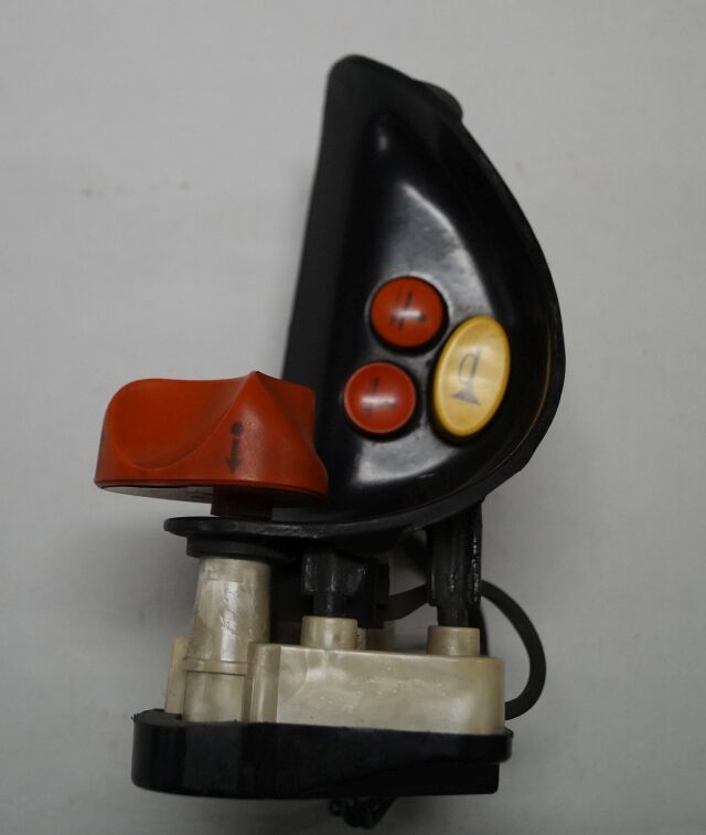 Linde 1443605100 | Rijschakelaar Control handle Control module - Steering column switch for Material handling equipment: picture 2 Linde 1443605100 | Rijschakelaar Control handle Control module - Steering column switch for Material handling equipment: picture 2