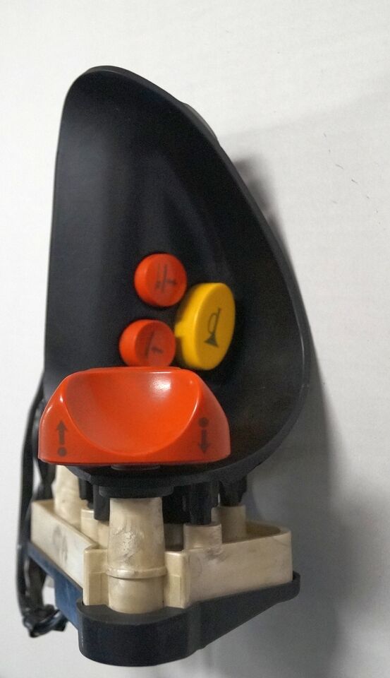 Linde 1443605100 | Rijschakelaar Control handle Control module - Electrical system for Material handling equipment: picture 1 Linde 1443605100 | Rijschakelaar Control handle Control module - Electrical system for Material handling equipment: picture 1