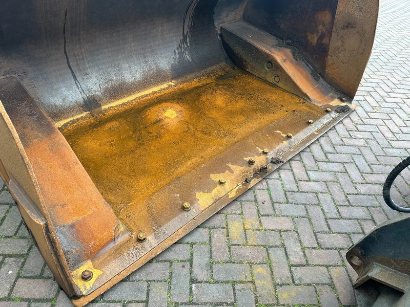 Eurosteel High Tip bucket 5m3 - Bucket for Construction machinery: picture 3 Eurosteel High Tip bucket 5m3 - Bucket for Construction machinery: picture 3